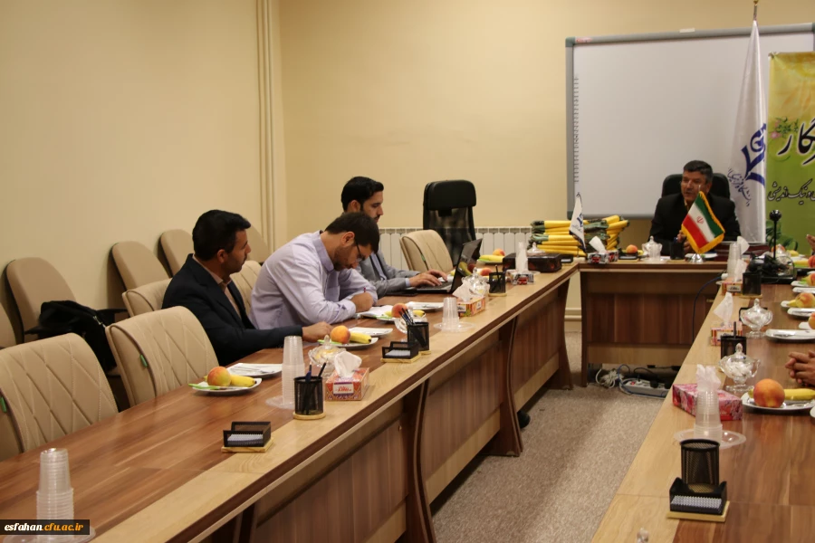 دکتر عروف زاد سرپرست مدیریت امور پردیس های استان اصفهان در جمع خبرنگاران:

اصحاب رسانه می توانند با تبادل اندیشه، نگاه نقادانه و نظارت رسانه ای خود عملکرد دستگاه های مختلف را ارتقا ببخشند.