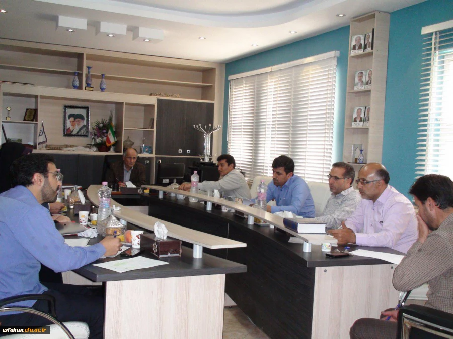 نشست مسئولین