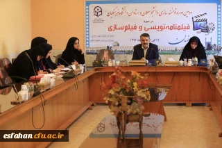 دکتر علاءالدین کیا در نشست خبری دومین دوره کشوری توانمندسازی دانشجومعلمان و استادان در حوزه فیلمنامه نویسی و فیلم سازی:

فیلم یک زبان بین المللی است که همه آدم ها از هر نژاد، زبان و کشور زبانِ فیلم را به آسانی درک می کنند؛