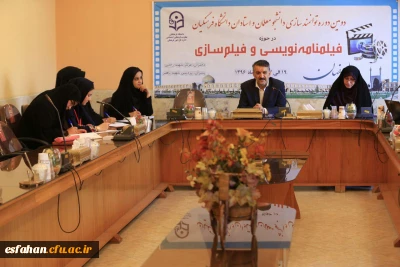 دکتر علاءالدین کیا در نشست خبری دومین دوره کشوری توانمندسازی دانشجومعلمان و استادان در حوزه فیلمنامه نویسی و فیلم سازی:

فیلم یک زبان بین المللی است که همه آدم ها از هر نژاد، زبان و کشور زبانِ فیلم را به آسانی درک می کنند؛