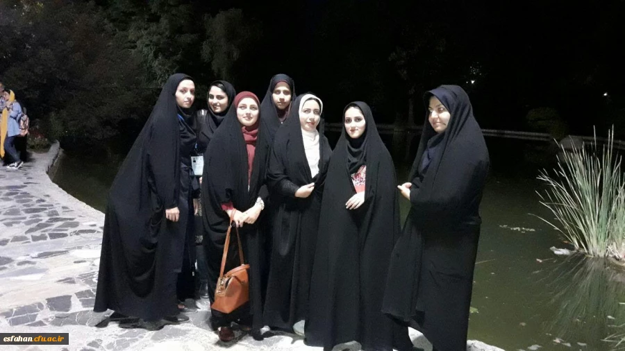 اصفهان زیبا میزبان دانشجو معلمان و اساتید دانشگاه فرهنگیان سراسر کشور
بازدید از اماکن تاریخی و جاذبه های گردشگری استان اصفهان در دوره فیلم سازی