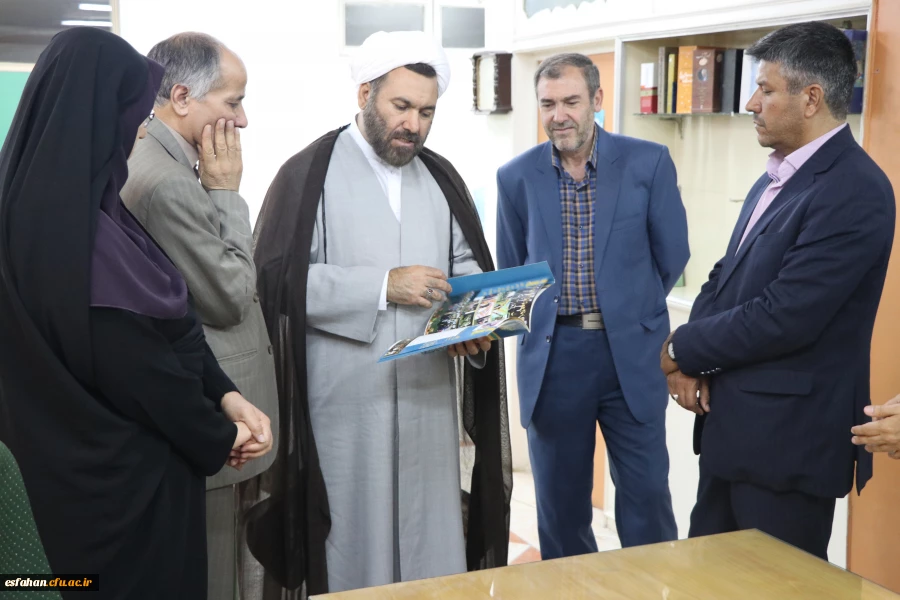 حضور حجت الاسلام عین الله عابدی معاونت محترم فرهنگی دانشگاه فرهنگیان در اصفهان