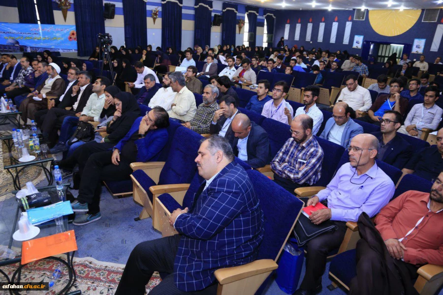 حجت الاسلام و المسلمین عابدی سرپرست معاونت فرهنگی و اجتماعی دانشگاه فرهنگیان در جمع اصحاب رسانه اصفهان:
دانشجو معلمان ما باید مهارت های معلمی و منش معلمی را در دانشگاه فرهنگیان فراگیرند واین مهارت اگر نیست باید ایجاد شود و اگر وجود دارد باید تقویت شود.