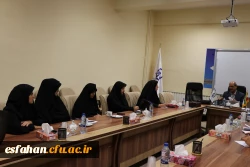 با حضور دکتر تاجیک اسمعیلی قائم مقام دانشگاه فرهنگیان برگزار شد

    نشست و هم اندیشی منطقه 7 کشوری درمدیریت امور پردیس های استان اصفهان