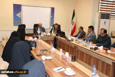 با حضور دکتر تاجیک اسمعیلی قائم مقام دانشگاه فرهنگیان برگزار شد

    نشست و هم اندیشی منطقه 7 کشوری درمدیریت امور پردیس های استان اصفهان