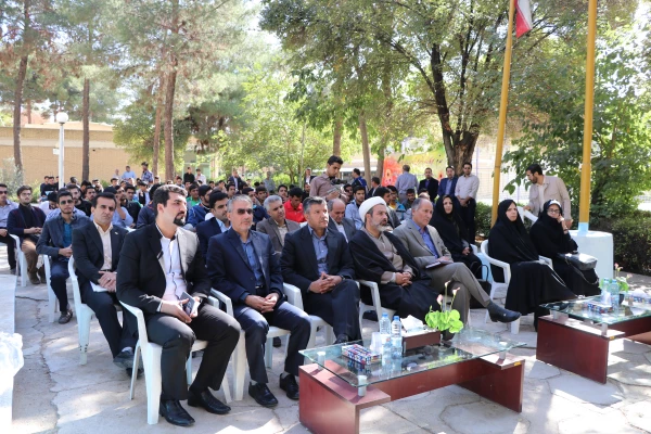 افتتاح اولین زمین چمن مصنوعی دانشگاه فرهنگیان در استان اصفهان؛
اصفهان در فعالیت های ورزشی دانشگاه های فرهنگیان کشور پیشتاز است