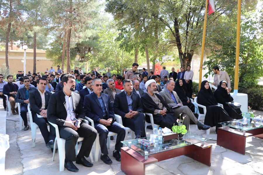 افتتاح اولین زمین چمن مصنوعی دانشگاه فرهنگیان در استان اصفهان؛
اصفهان در فعالیت های ورزشی دانشگاه های فرهنگیان کشور پیشتاز است