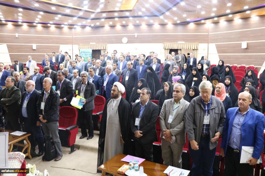 با حضور اساتید و پژوهشگران ملی و بین المللی آغاز شد:

نخستین سمپوزیوم تربیت معلم تطبیقی