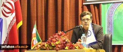 دکتر خنیفر در مراسم روز وحدت حوزه و دانشگاه در پردیس شهید مفتح تهران:
اساتید عصاره های تعلیم و تربیت هستند