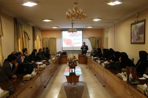 در حاشیه همایش نگاهی بر تعامل مدیر خردمند و نو معلم خلاق در اصفهان برگزار شد.
کارگاه هایی  با موضوع روابط انسانی در مدرسه