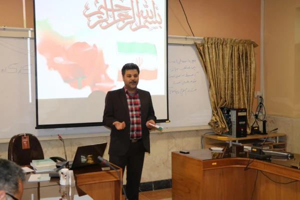 در حاشیه همایش نگاهی بر تعامل مدیر خردمند و نو معلم خلاق در اصفهان برگزار شد.
کارگاه هایی  با موضوع روابط انسانی در مدرسه