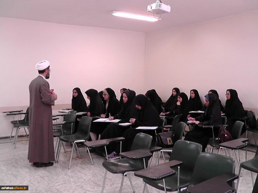 دوره آموزشی معارف قرآن، نماز و مهدویت ویژه دانشجو معلمان استان اصفهان برگزار گردید