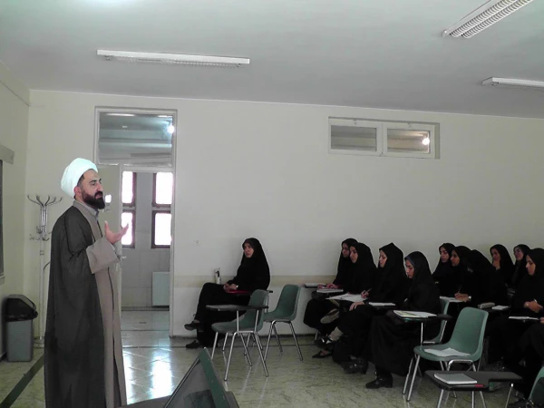 دوره آموزشی معارف قرآن، نماز و مهدویت ویژه دانشجو معلمان استان اصفهان برگزار گردید