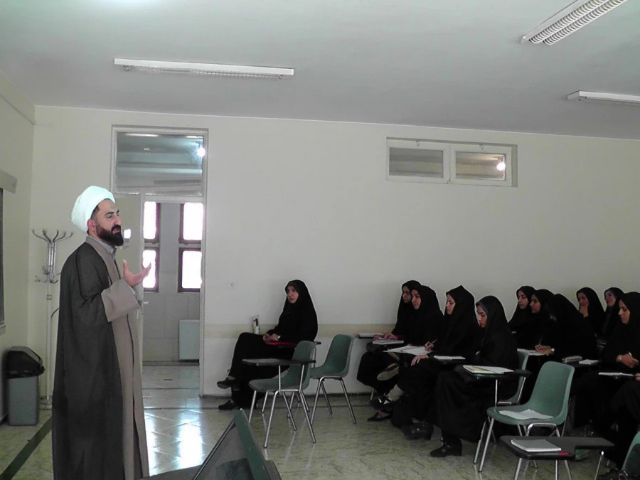 دوره آموزشی معارف قرآن، نماز و مهدویت ویژه دانشجو معلمان استان اصفهان برگزار گردید