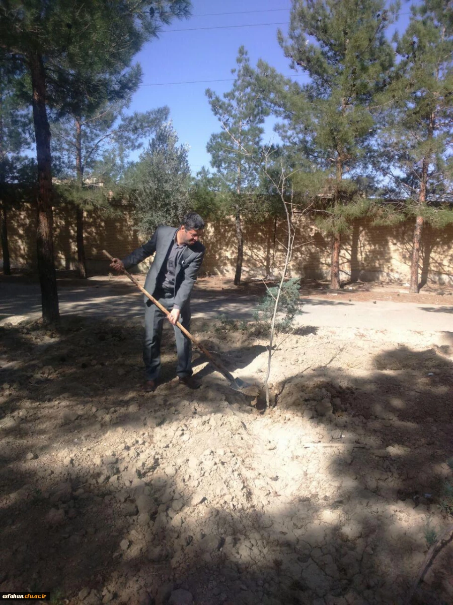 به مناسبت هفته طبیعت و روز بزرگداشت شهدا در دانشگاه فرهنگیان استان اصفهان برگزار شد.
طرح کاشت نهال به یاد شهدا