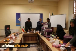 در مدیریت  استانی برگزارشد .
نشست صمیمی دکتر عروف زاد  با کارشناسان و کارشناس مسئولان مدیریت امور پردیس های استانی