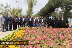 باحضور دکتر عروف زاد سرپرست مدیریت امور پردیس های استانی برگزار شد.
نشست مشترک کارکنان معاونت توسعه منابع و امور دانشجویی پردیس ها ومراکز استان اصفهان