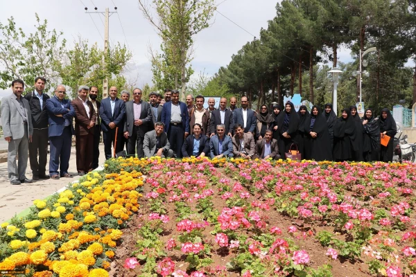 باحضور دکتر عروف زاد سرپرست مدیریت امور پردیس های استانی برگزار شد.
نشست مشترک کارکنان معاونت توسعه منابع و امور دانشجویی پردیس ها ومراکز استان اصفهان