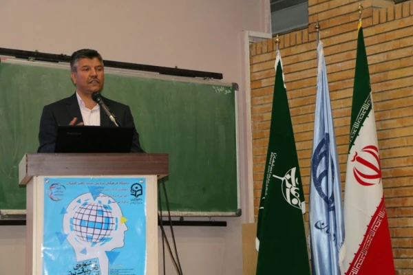 دکتر عروف زاد ، رییس جشنواره تجربیات برتر آموزشی و تربیتی دبیران زیست: 
باور دانشگاه فرهنگیان به روزرسانی تجربیات علمی است