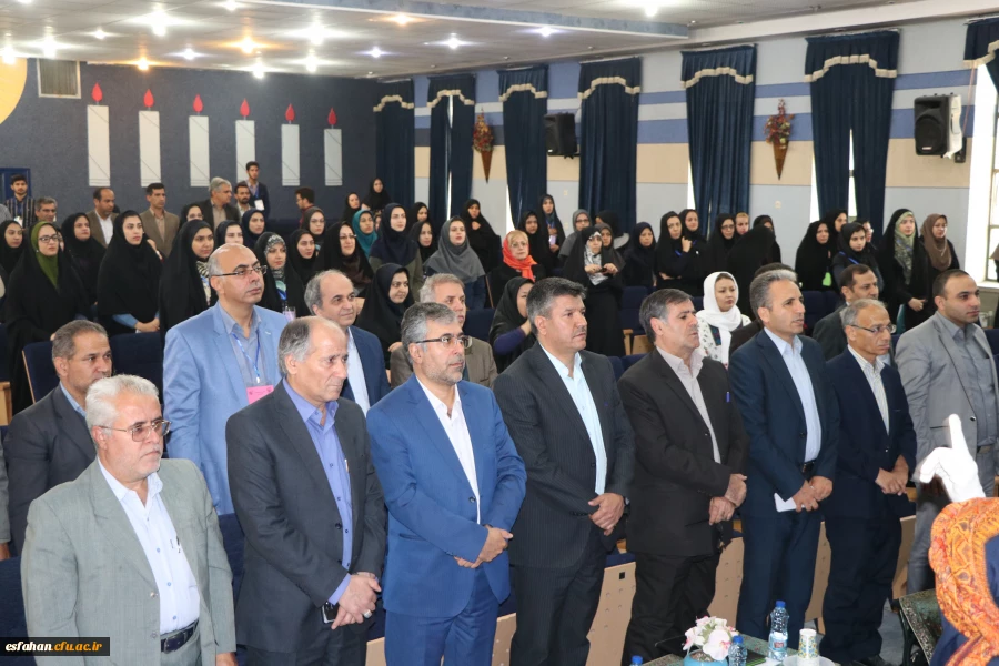 دکتر ساکی در همایش کودکان با نیاز های خاص اصفهان:
آموزش، یک علم تخصصی است/معلم باید آموزش شناس باشد