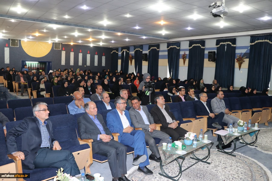 دکتر فرامرزی دبیر علمی همایش "کودکان با نیازهای خاص" دانشگاه فرهنگیان اصفهان:
فرصت طلایی کودکان با نیازهای خاص را از دست ندهیم