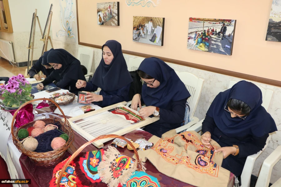 در حاشیه  همایش کودکان با نیازهای خاص برگزار شد:
نمایشکاه گوشه ای از مهارت های کودکان با نیاز های خاص