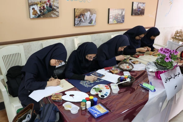 در حاشیه  همایش کودکان با نیازهای خاص برگزار شد:
نمایشکاه گوشه ای از مهارت های کودکان با نیاز های خاص