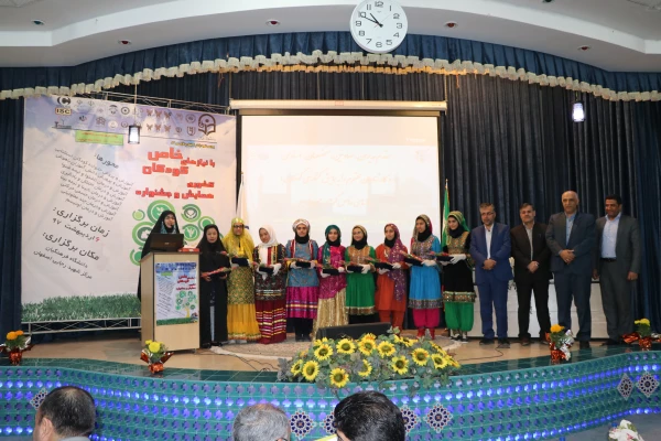 در مراسم افتتاحیه همایش "کودکان با نیاز های خاص "  اجرا شد:
سرود هایی توسط دانش آموزان کم شنوا وناشنوا