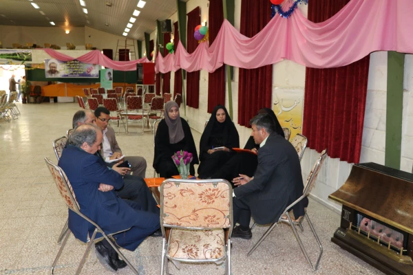 باحضور دکتر عروف زاد سرپرست مدیریت امور پردیس های استانی برگزار شد.
نشست مشترک سرپرستان ، معاونین و کارشناسان  مدیریت ، پردیس ها و مراکز استان اصفهان