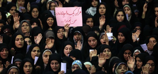 با حضور و سخنرانی رهبر انقلاب در دانشگاه فرهنگیان:
نوزده اردیبهشت یکهزار و سیصد و نود و هفت برای همیشه در حافظه تاریخی این دانشگاه ثبت شد