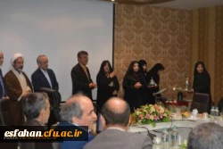 با حضور دکتر عروف زاد سرپرست مدیریت امور پردیس های استان اصفهان برگزار شد .
مراسم گرامی داشت هفته آموزش و تجلیل از مقام استاد