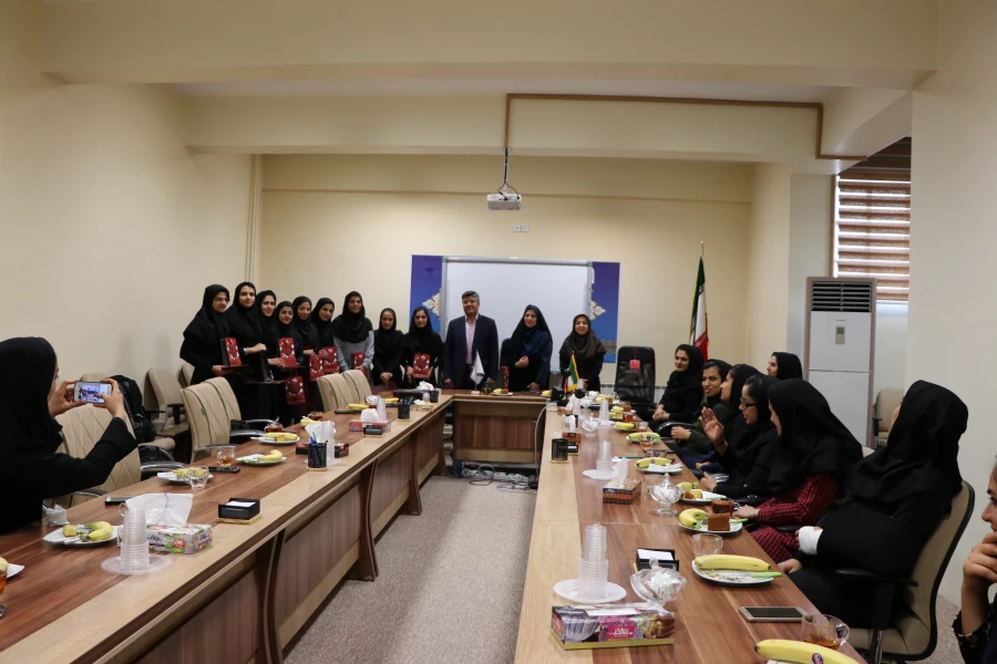 با حضور دکتر عروف زاد سرپرست مدیریت امور پردیس ها برگزار شد.
تجلیل از ورزشکاران دومیدانی و فوتسال