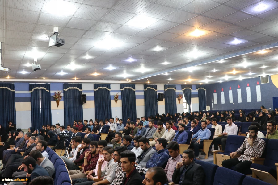ىکتر عروف زاد در جشنواره تجلیل از فعالان دانشجویی دانشگاه فرهنگیان مطرح نمود:
صحبت های رهبری مسؤولیتمان را بیشتر کرد