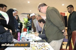 دکتر خنیفر در بازید از بیست و ششمین نمایشگاه بین المللی قرآن کریم:
غرفه دانشگاه فرهنگیان بسیار غنی و پربار راه اندازی شده است