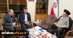 آیت الله سید یوسف طباطبایی نژاد امام جمعه اصفهان در دیدار با مسئولان دانشگاه فرهنگیان 

کار دانشگاه فرهنگیان، تکمیل کننده آموزش  سایر دانشگاه ها است.