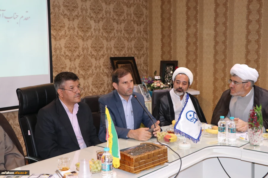 مدیرکل آموزش و پروش دردانشگاه فرهنگیان استان اصفهان:
کیفیت بخشی به رفتار معلمان ضروری است.