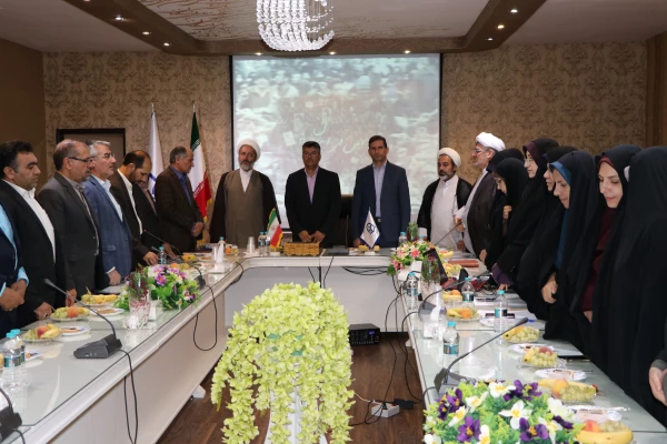 دکتر عروف زاد در مراسم تکریم و معارفه مسئول نهاد نمایندگی مقام معظم رهبری در دانشگاه فرهنگیان:
توفیق خدمت به گوهرهای ارزشمندی را در این محیط داریم که کار و مسئولیت مان را دو چندان کرده است.