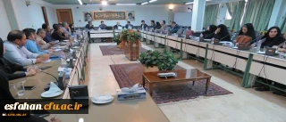 در دوره آموزشی کارشناسان پژوهش مطرح شده:
شیوه نامه های پژوهشی، شاخص اعتبار نشریات علمی، آشنایی با پایگاه های اطلاعاتی دانشگاه