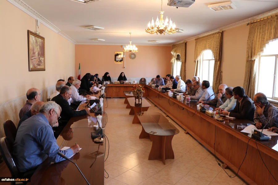 دکتر عروف زاد در همایش تخصصی مصاحبه گران و عوامل اجرایی دانشگاه فرهنگیان :
معلم باید مسئولیت پذیر بوده و برای این حرفه و تربیت نسل آینده و سرمایه های اجتماعی ارزش قائل باشد.