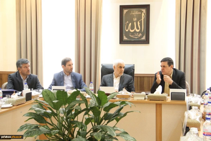 دکتر خنیفر در جلسه هیئت امناء دانشگاه فرهنگیان اصفهان:
هر کشوری به مرزهای بالندگی رسیده از تعلیم و تربیت بوده است