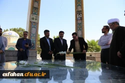 حضور دکتر خنیفر در گلزار شهدای اصفهان