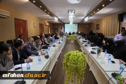 دکتر خنیفر در نشست اعضاء هیأت علمی و مسئولین دانشگاه فرهنگیان اصفهان:
سونامی کمبود معلم در سال 1400 و بازنشسته شدن دو سوم معلمان