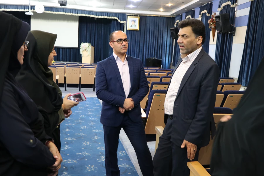 مشاورریاست دانشگاه فرهنگیان در بازدید از مدیریت و پردیس های و مراکز اصفهان تاکید کرد:
این زمان، نقطه عطف جهش و ارتقا کمی و کیفی دانشگاه فرهنگیان است