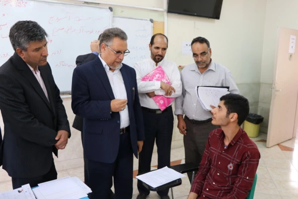 در حاشیه سفر معاون نظارت ، ارزیابی و تضمین کیفیت  دانشگاه به اصفهان انجام شد.
ادای احترام به مقام شامخ شهدای گمنام هشت سال دفاع مقدس ، بازدید از روند مصاحبه داوطلبان ورود به دانشگاه، حضور در جمع اعضای هیات علمی