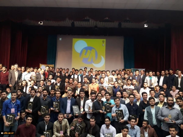 مدیر کل فرهنگی دانشگاه در آیین اختتامیه جشنواره فرهنگی پسران:
جشنواره های فرهنگی و اجتماعی، فعالیت هایی جریان ساز در نظام تعلیم و تربیت و تربیت معلم