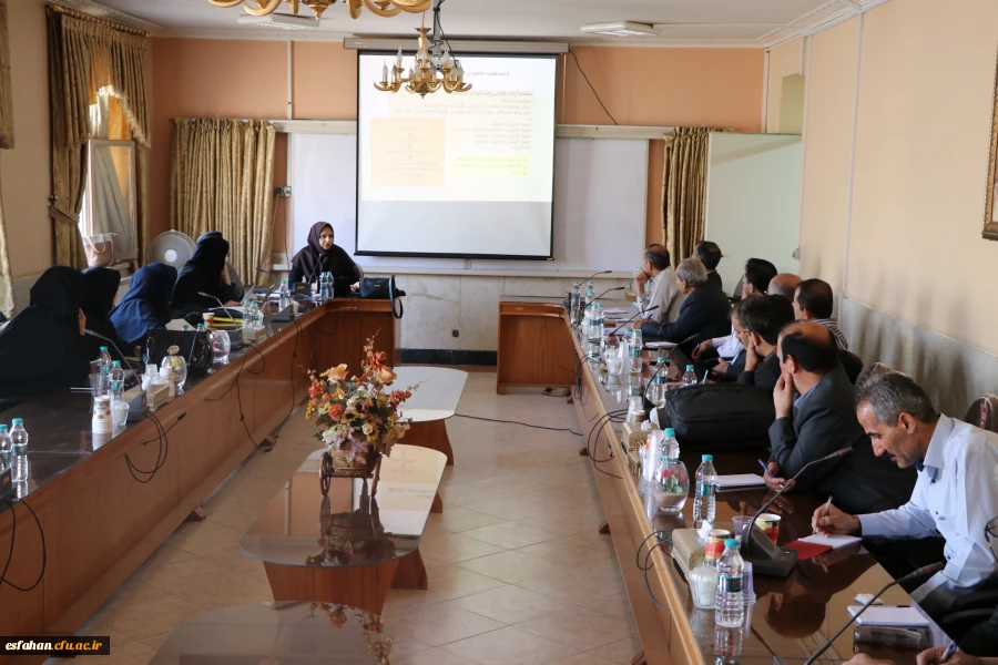 در دانشگاه فرهنگیان اصفهان برگزار شد:
دوره کشوری آموزش تربیت مدرس مرجع کارورزی