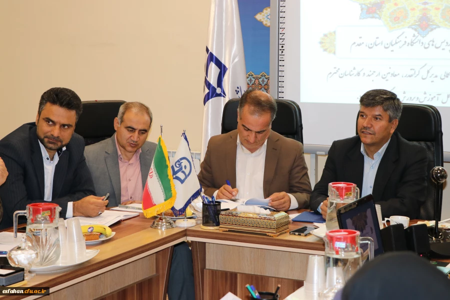 سرپرست امور پردیس های دانشگاه فرهنگیان استان اصفهان در کمیته استانی کارورزی:
اصفهان در اجرای درس کارورزی وضعیت مطلوبی دارد/ کارورزی پاشنه آشیل دانشگاه فرهنگیان