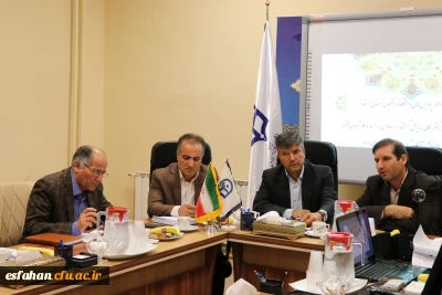 دکتر کمالی مدیرکل آموزش و پرورش استان اصفهان  در کمیته استانی کارورزی:
ما دانشجومعلم توانا می خواهیم کسی که بتواند معلمی را به عنوان یک حرفه مقدس در پیش بگیرد.