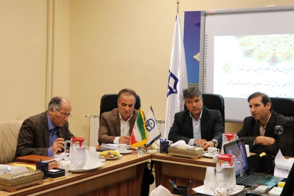 دکتر کمالی مدیرکل آموزش و پرورش استان اصفهان  در کمیته استانی کارورزی:
ما دانشجومعلم توانا می خواهیم کسی که بتواند معلمی را به عنوان یک حرفه مقدس در پیش بگیرد.