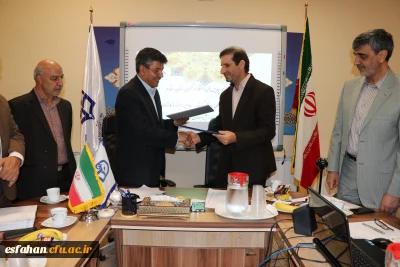 در زمینه درس کارورزی صورت گرفت:
امضای تفاهم نامه همکاری دانشگاه فرهنگیان استان اصفهان و اداره کل  آموزش و پرورش